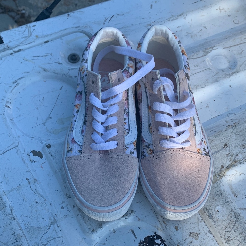 Floral Canvas Lace-Up Sneakers - Pink